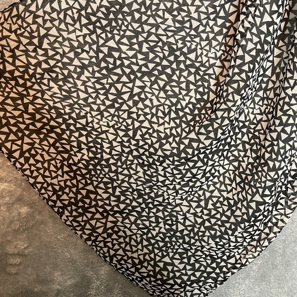Womens Geometric Chic Sophisticated Glamour Monochrome Lightweight Chiffon Scarf